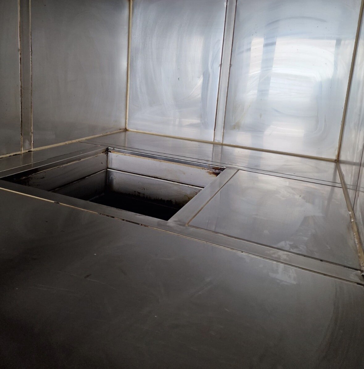 Galley extraction duct cleaned aboard a drill ship in Las Palmas during a maintenance stop